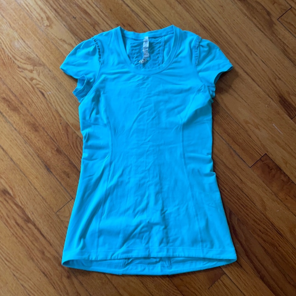 Baby blue lululemon top